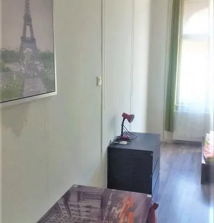 Ruin Bar Aparment